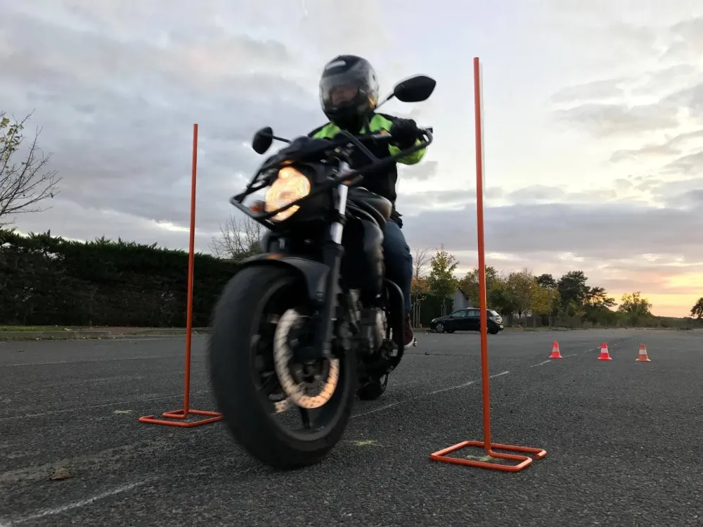 permis moto près de Montbazon